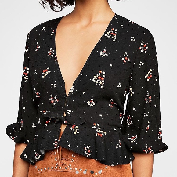 Is this love crop top - Picture 3 of 3